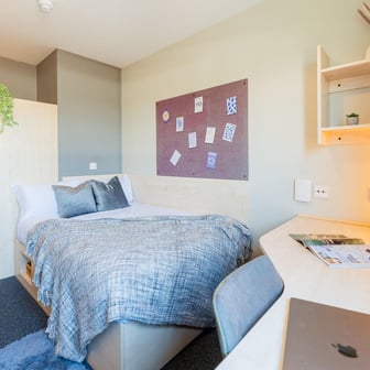 Bronze En Suite - Image 1