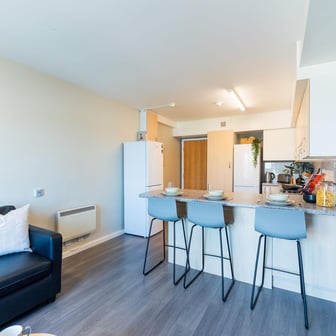 Silver En Suite - Image 5