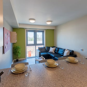 Silver En Suite - Image 8