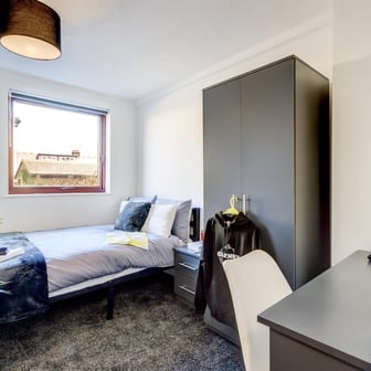 2 Bed Apartment - Image 1