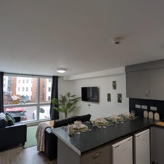 Double Ensuite (within 4 bed flat) - Image 10
