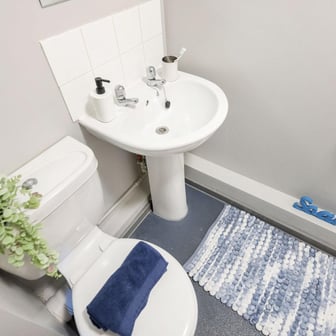 2 Bed Apartment Room - Image 5