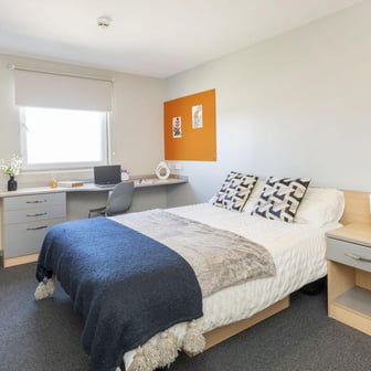 2 Bed Apartment Room - Image 1