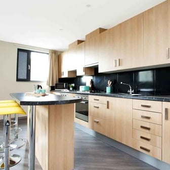 Classic En-Suite - Image 3