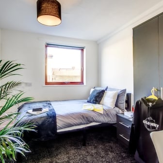 3 bed - Image 1