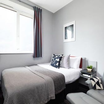 Superior Ensuite - Image 1
