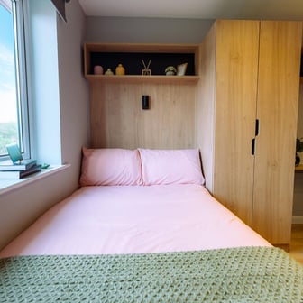 Gold En Suite - Image 3