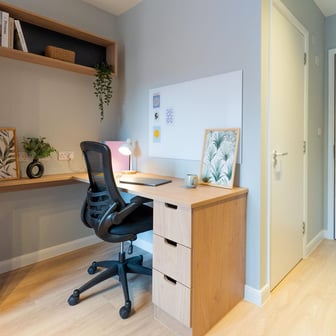 Gold En Suite - Image 5