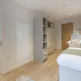 Ensuite with Balcony - Image 2