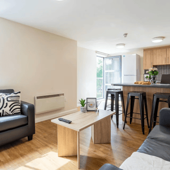 Silver Ensuite - Image 4