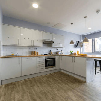 Gold Ensuite - Image 7