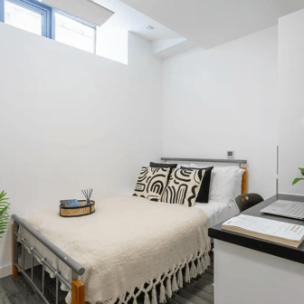 Bronze Studio - Image 1