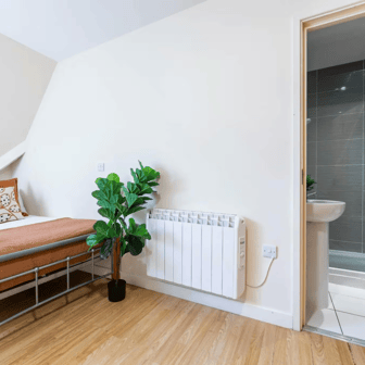 Silver Ensuite - Image 2