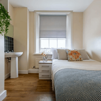 Silver Non Ensuite - Image 3