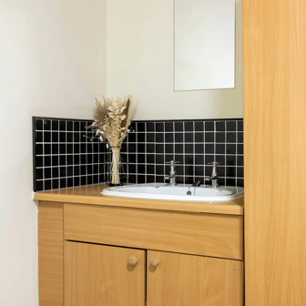 Bronze 2 Bed Apartment - Image 7