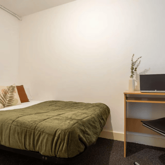 Bronze Non Ensuite - Top Floor - Image 1