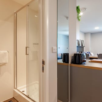 Luxury Gold Studio - Image 6