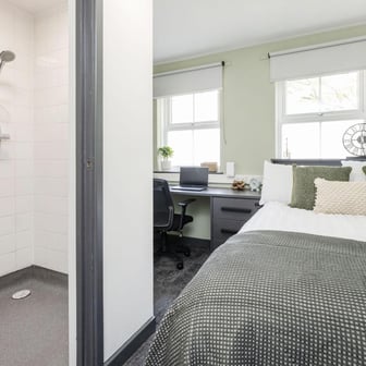 Classic Ensuite Wet Room - Image 1