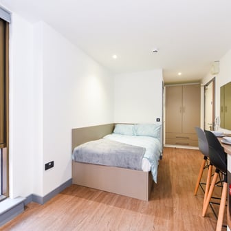 Studio Silver - Image 1