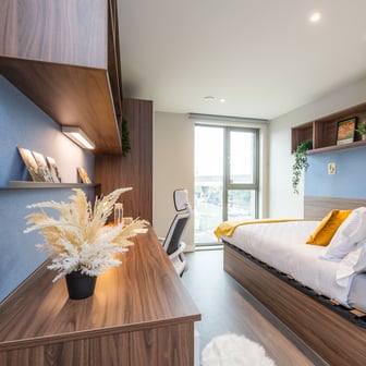 En-suite Gold - Image 2