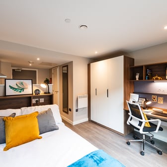 Studio Silver - Image 1