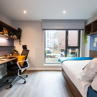 Studio Silver - Image 4