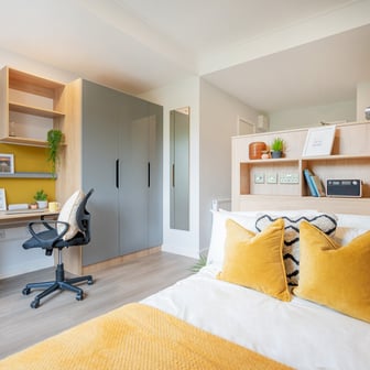 Studio Silver - Image 2