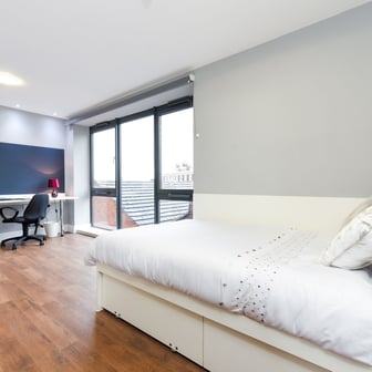 Ensuite Gold - Image 1