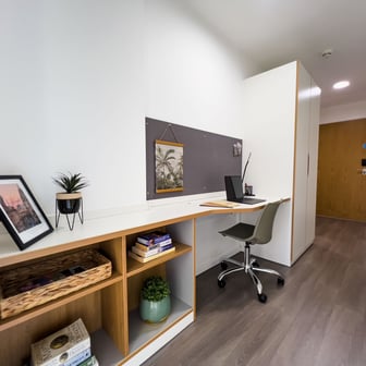 Ensuite Bronze Courtyard - Image 2