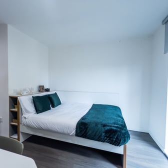 Ensuite Gold - Image 1