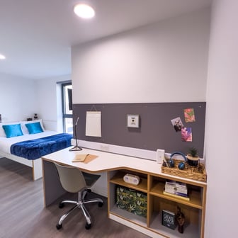 Studio Silver - Image 1