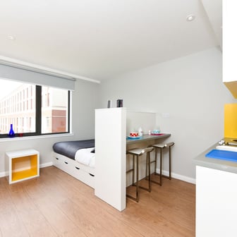 Studio silver - Image 2