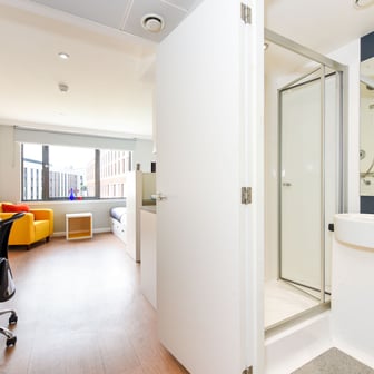 Studio silver - Image 3