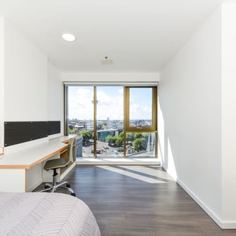 Ensuite gold - Image 1