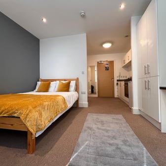 Studio Silver - Image 1