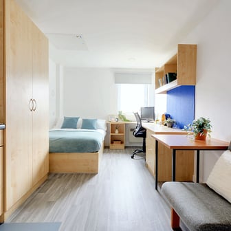 Studio silver - Image 2