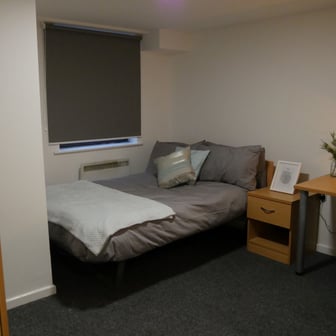 Ensuite - Gold - Image 2