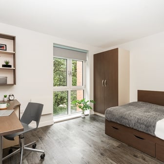 One Bedroom Apartment - Image 1