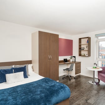 Studio Bronze - Image 1