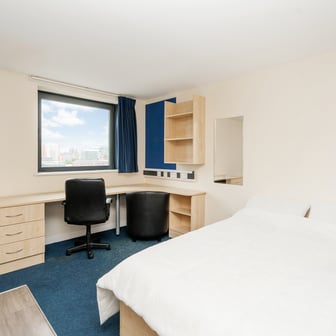 Studio Premium - Image 3