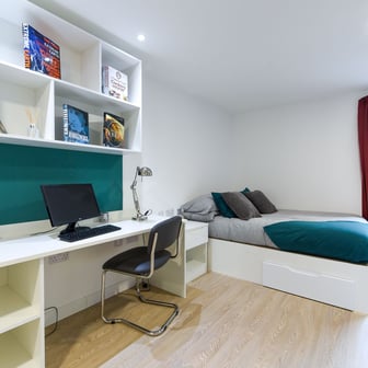 Studio silver - Image 2