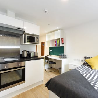 Studio bronze - Image 1