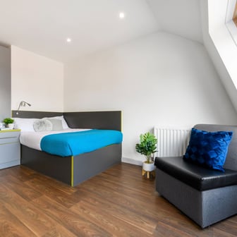 Studio bronze - Image 1