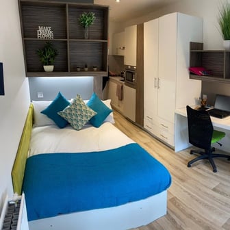 Studio Bronze - Image 1