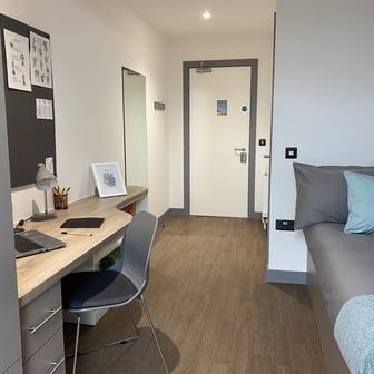 Ensuite Gold - Image 1