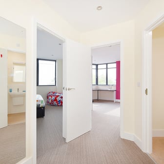 One Bed Apartment - Image 1