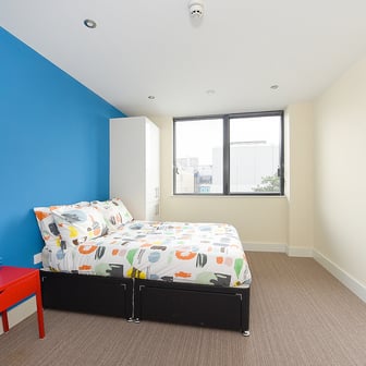 One Bed Apartment - Image 2