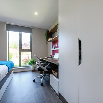 Bedroom Bronze (shared Bathroom 12) - Image 3