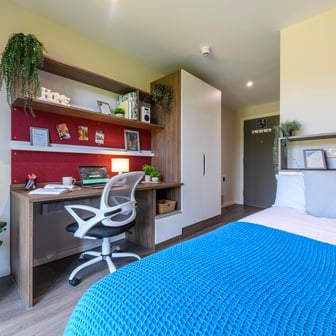 Bedroom Bronze (shared Bathroom 12) - Image 1