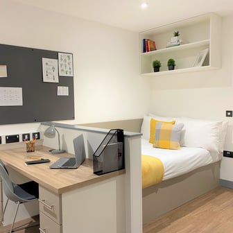 Studio Silver - Accessible - Image 1